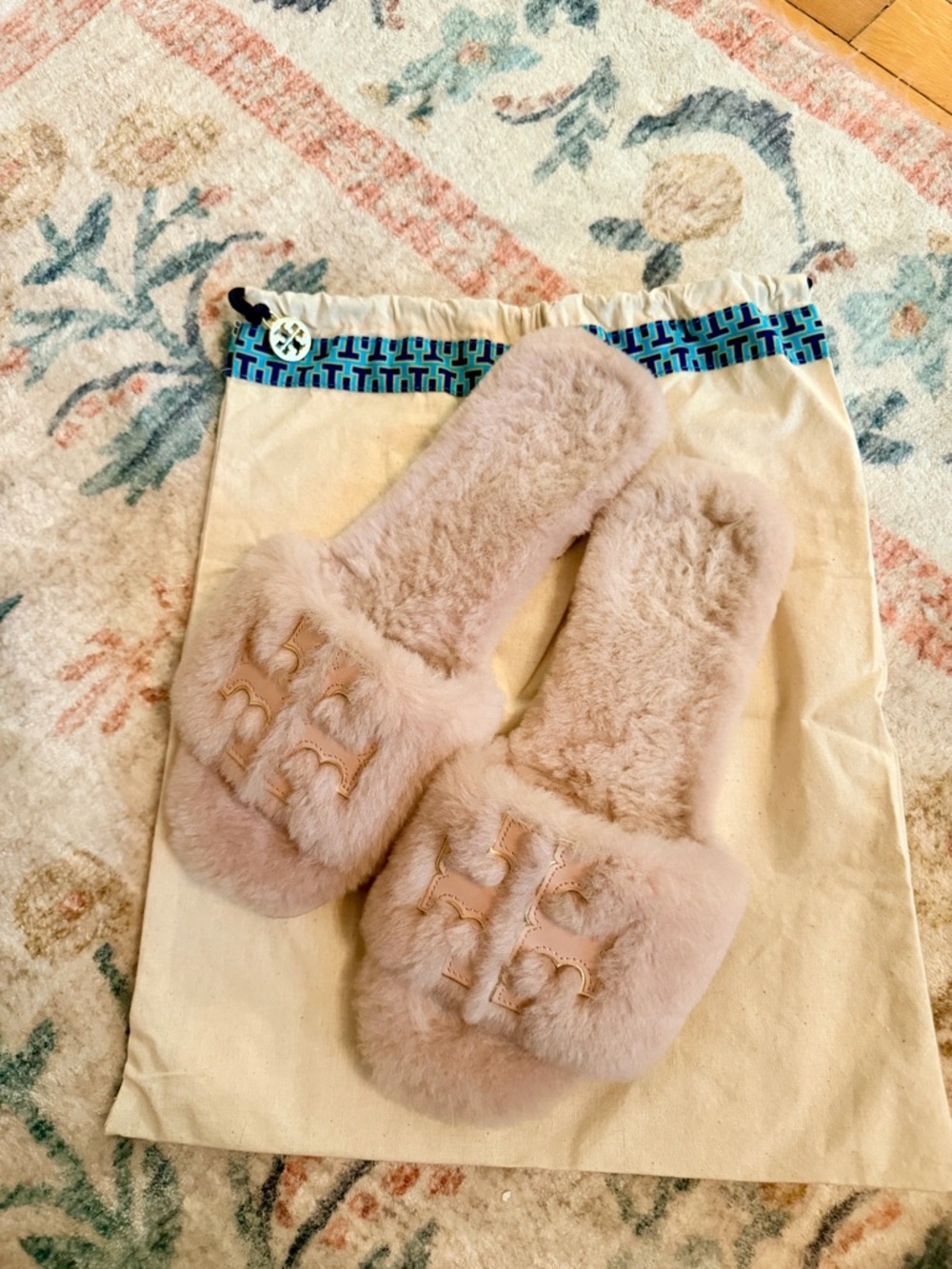 Women’s Tory Burch Double T Logo Shearling Slide Sandals in Pink (Sz 9 1/2)